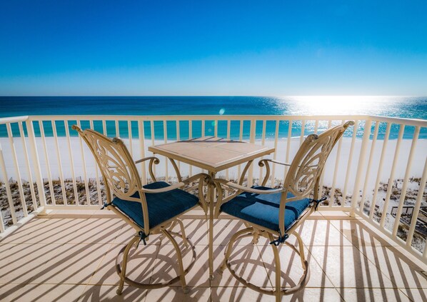 Stunning - unobstructed - beach front views!