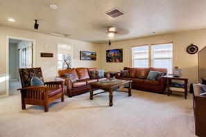 2nd living room with TV