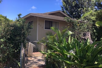 Up Country spacious Newly remodeled kitchen close to beach, airport, UpCountry