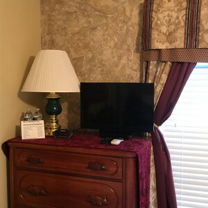  Upstairs Private Room Full Bath 15 Mins From Down Town Nashville. No extra fees