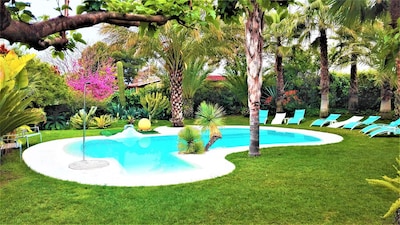 "ALL NATURE"- Private Oasis.15km to airport. 25 km to Valencia. Sleeps 14+3