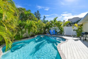 Private Pool and Swim Up Bar