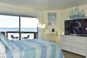Master Bedroom –Spacious queen with direct access to patio and ocean views.