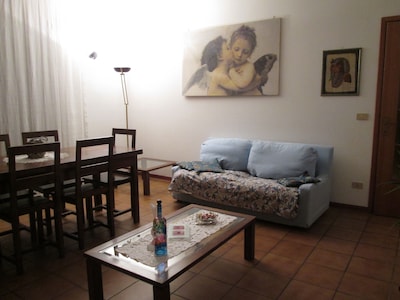 Ganze große unabhängige Wohnung in einer ruhigen Gegend, wenige Kilometer nördlich von Udine