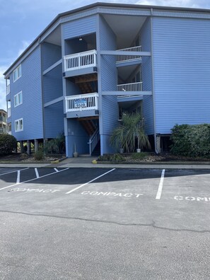 9520 Shore Dr