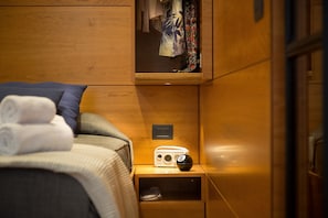 Boiserie & design bedroom