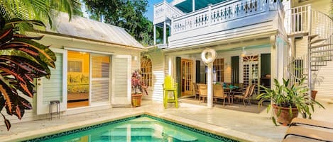 CASA VICTORIA is a large 5 bedroom home built with the charm of early 20th century Key West...