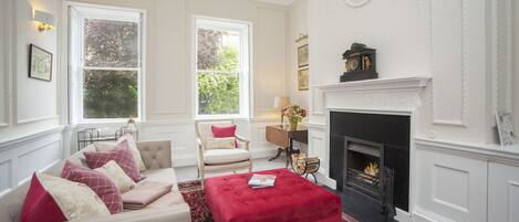 Fabulous Georgian Living room with fireplace