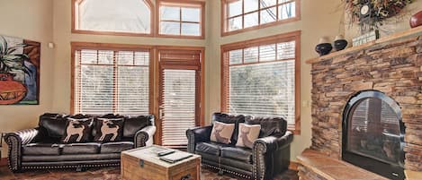 18 Autumn Brook - a SkyRun Keystone Property - Living Room