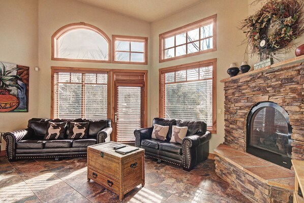 18 Autumn Brook - a SkyRun Keystone Property - Living Room