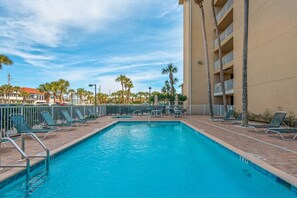 Swimming Pool & Hot Tub with onsite Bathroom, Chaise Loungers, Tables & Chairs