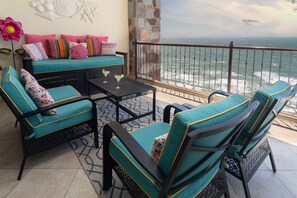 Excellent seating area on the patio.