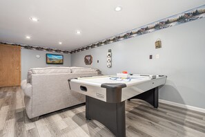 Spielezimmer