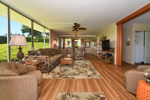 Overall Interior. No Neighbor to One Side