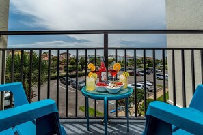 Private Balcony for Apre' Beach Snacks & Beverages