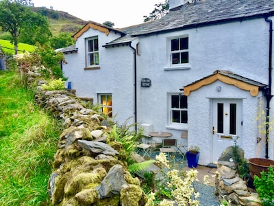  CHARACTERFUL LAKELAND COTTAGE  .  WIFI,SKY TV, LOG FIRES, PRETTY LOCATION.