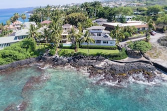 Ali'i Point Spacious and Private Oceanfont Villa with A/C.