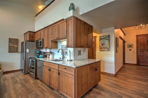 Wrapped countertops mean plenty of space to prepare meals