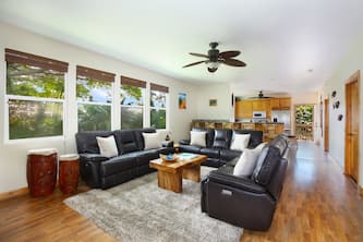 Kauai Exclusive - Pane Makai Dolphin Suite - Steps to the Beach!