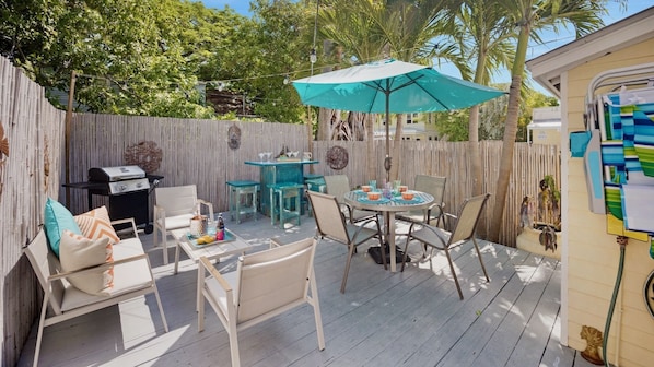 THE MELLOW MACAW is a tropical two bedroom retreat located in the heart of Old Town Key West...