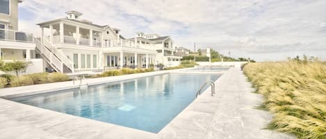 The two marvelous ocean front pools at Seagate.