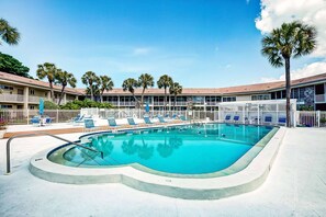 Large heated community pool & spa for Kingston Arms owners & guests.  Pool & Beach towels are in the unit.