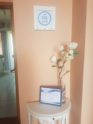 Certificado que comprova formações no âmbito Clean & Safe Alojamento Local.