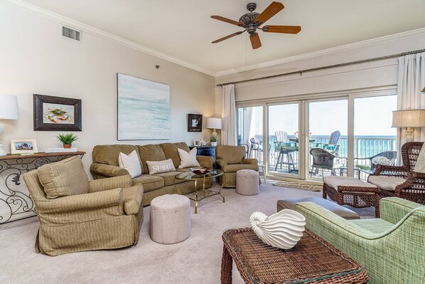 Enjoy the turquoise waters from the kitchen, dining room & living room with the open floor!