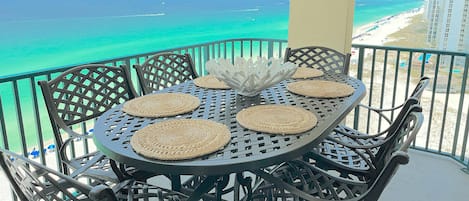 ENJOY ~ Amazing Gulf Front Views from Outdoor High-top Table ~ Seating for 6