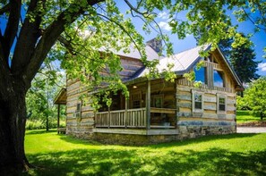 Experience the beauty of the Laurel Highlands. Book your mountain getaway today.
We offer the most unique collection of vacation homes in Laurel Highlands. From a cozy couple's getaway to a sprawling 400-acre private retreat, we have the perfect accommodations for your destination getaway.