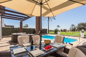 Outdoor Dinning..