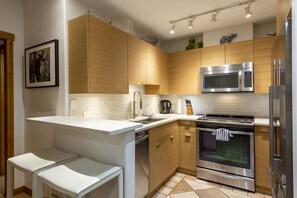 Fully equipped kitchen