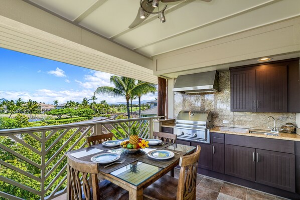 Relax and dine on your private bbq lanai!!!