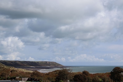 Homely Gower coastal property 