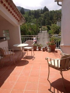 1 bedroom self contained apartment with own entrance and private terrace.
