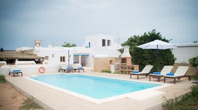 Xuia Cana. Typisches ibizenkischen Haus mit Pool, Grill und WiFi. 