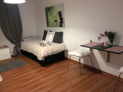 TOP!!!  3-room apartment in the heart of NUREMBERG - Central and quiet up to 6 people