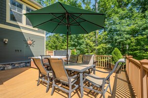 Deck - Outdoor Dining
