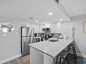 HSRC 209 Kitchen/ Breakfast Bar