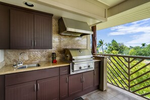 Your private BBQ kitchen on lanai for your use only.