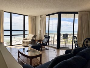 Panoramic Views from your living room!