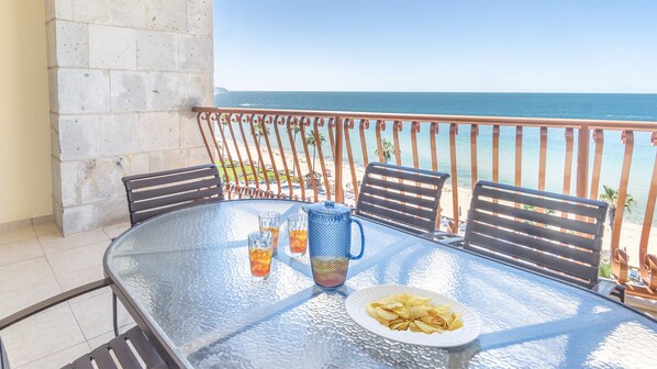 Dining table at the balconny