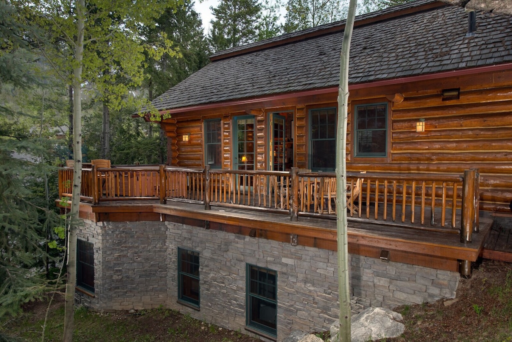 Beautiful Single-Family Granite Ridge Cabin