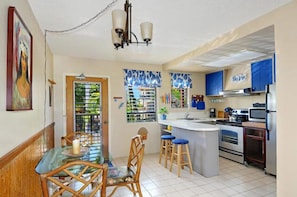 Kitchen & Dining Area