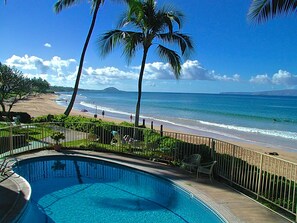 Keawakapu Beach at your door step 1 miles of white sand beach - ocean side pool for the kids or exercise.