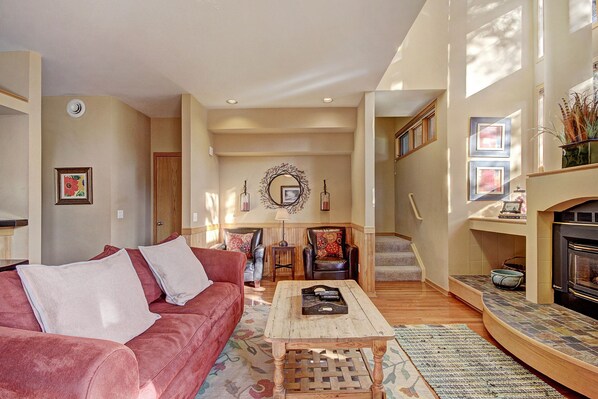 1926 Soda Springs II - a SkyRun Keystone Property - Living Room - The living room features beautiful sunlight in the afternoon along with cozy furnishings.