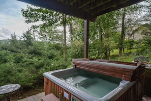 Boxer Overlook Hot Tub