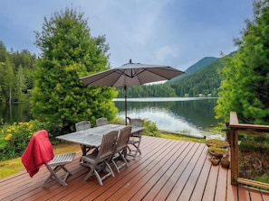 Lakeside living spaces are amazing. 