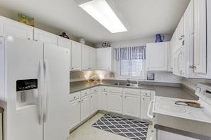 Fully Stocked Kitchen