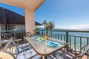 Ocean front lanai